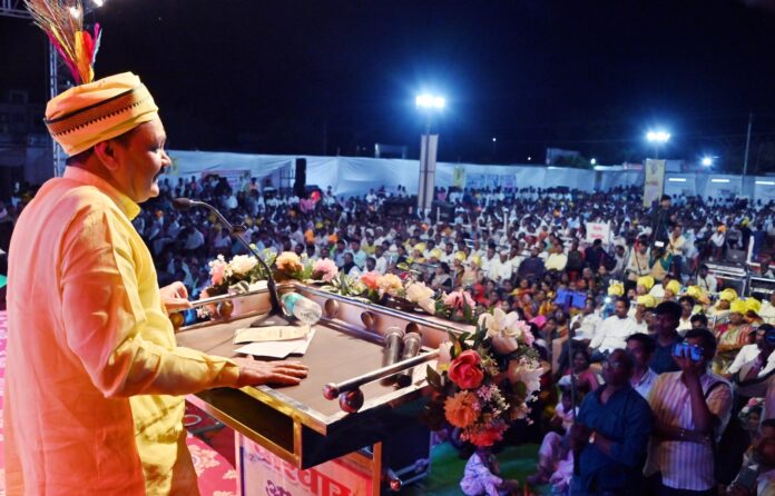 आदिवासी लोककलेतून आदर्शवत संस्कृतीचे दर्शन – मंत्री डॉ. अशोक उईके